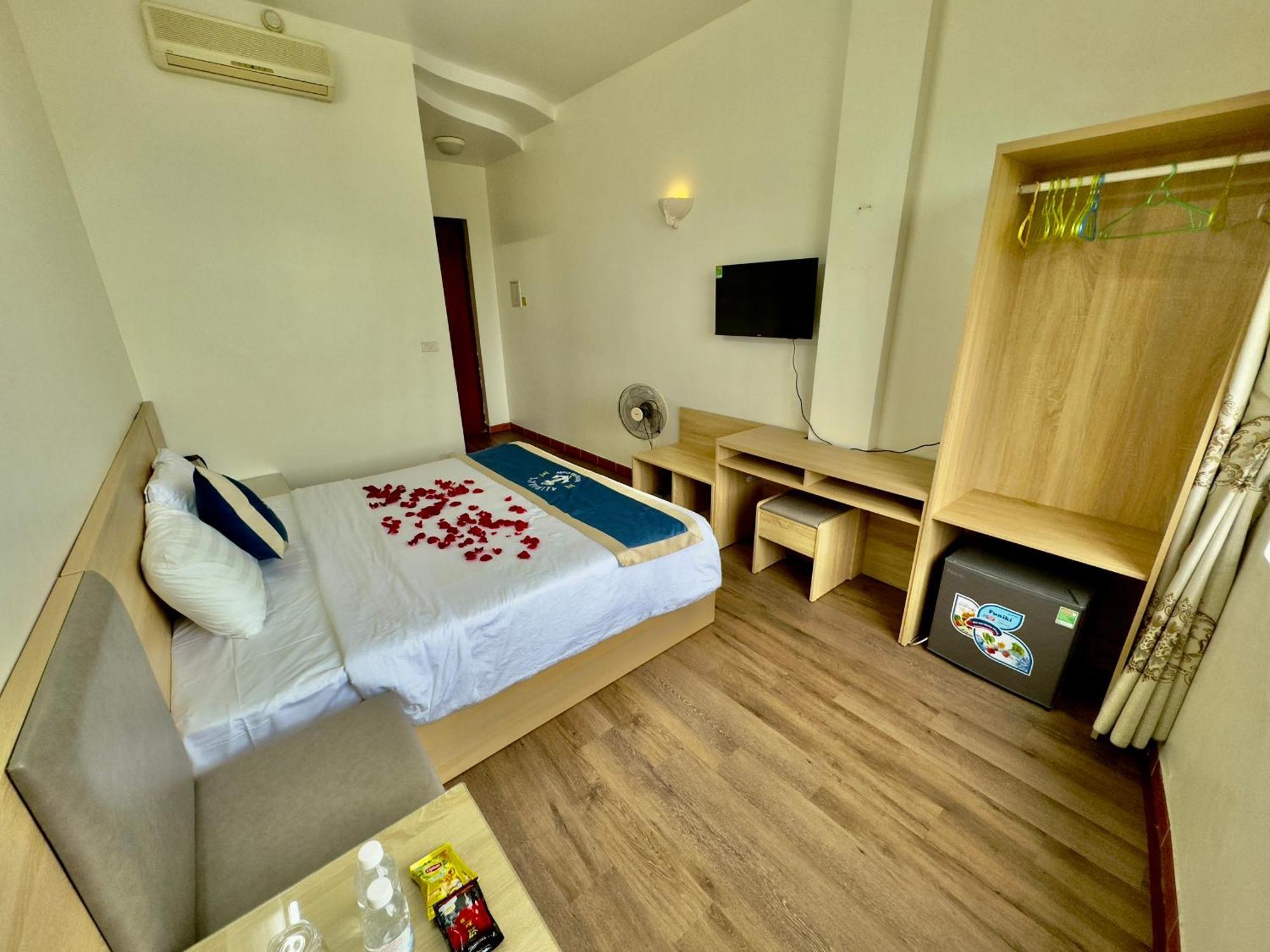 Cat Ba Plaza Hotel Dong Khe Sau Luaran gambar