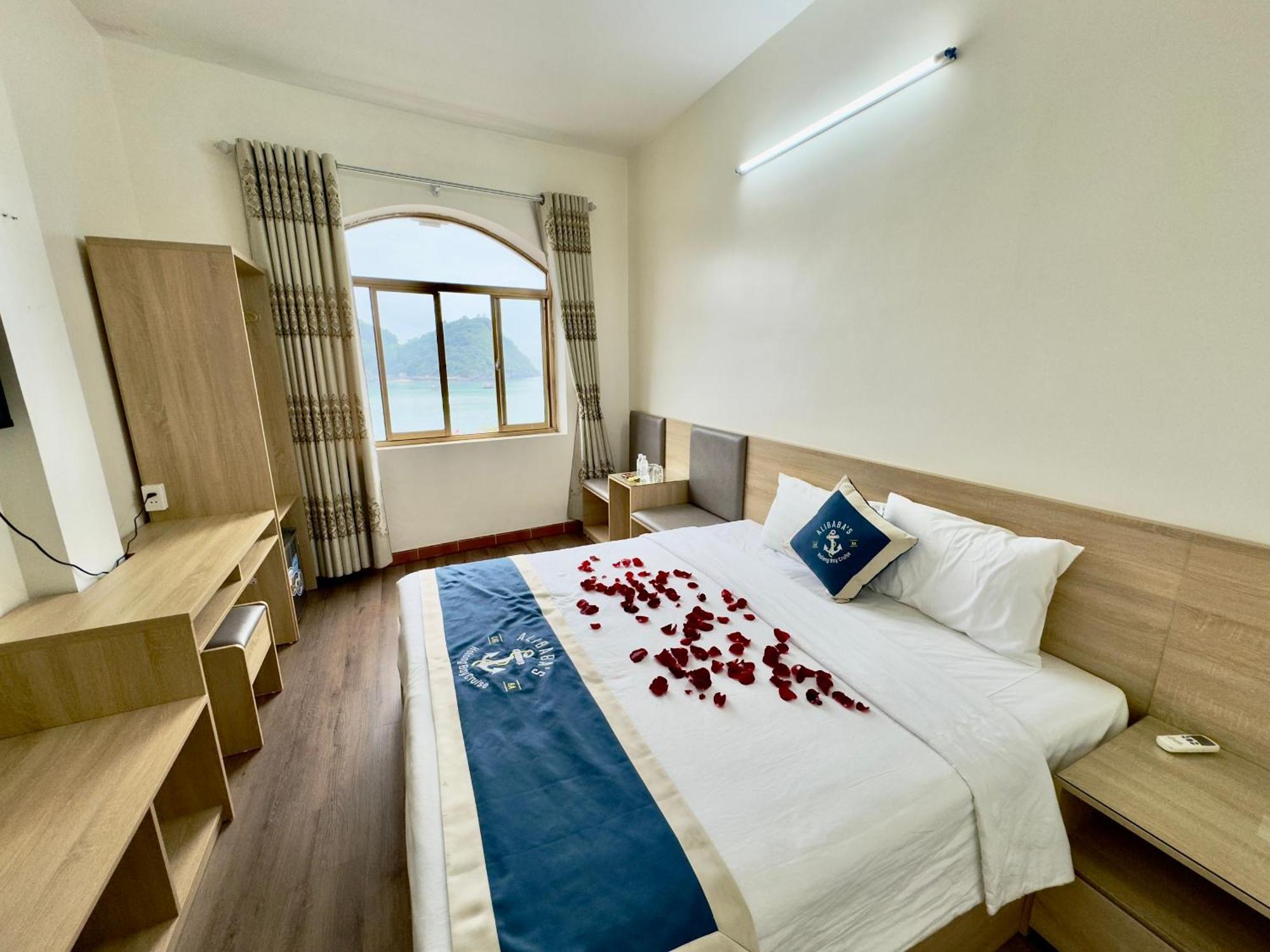 Cat Ba Plaza Hotel Dong Khe Sau Luaran gambar