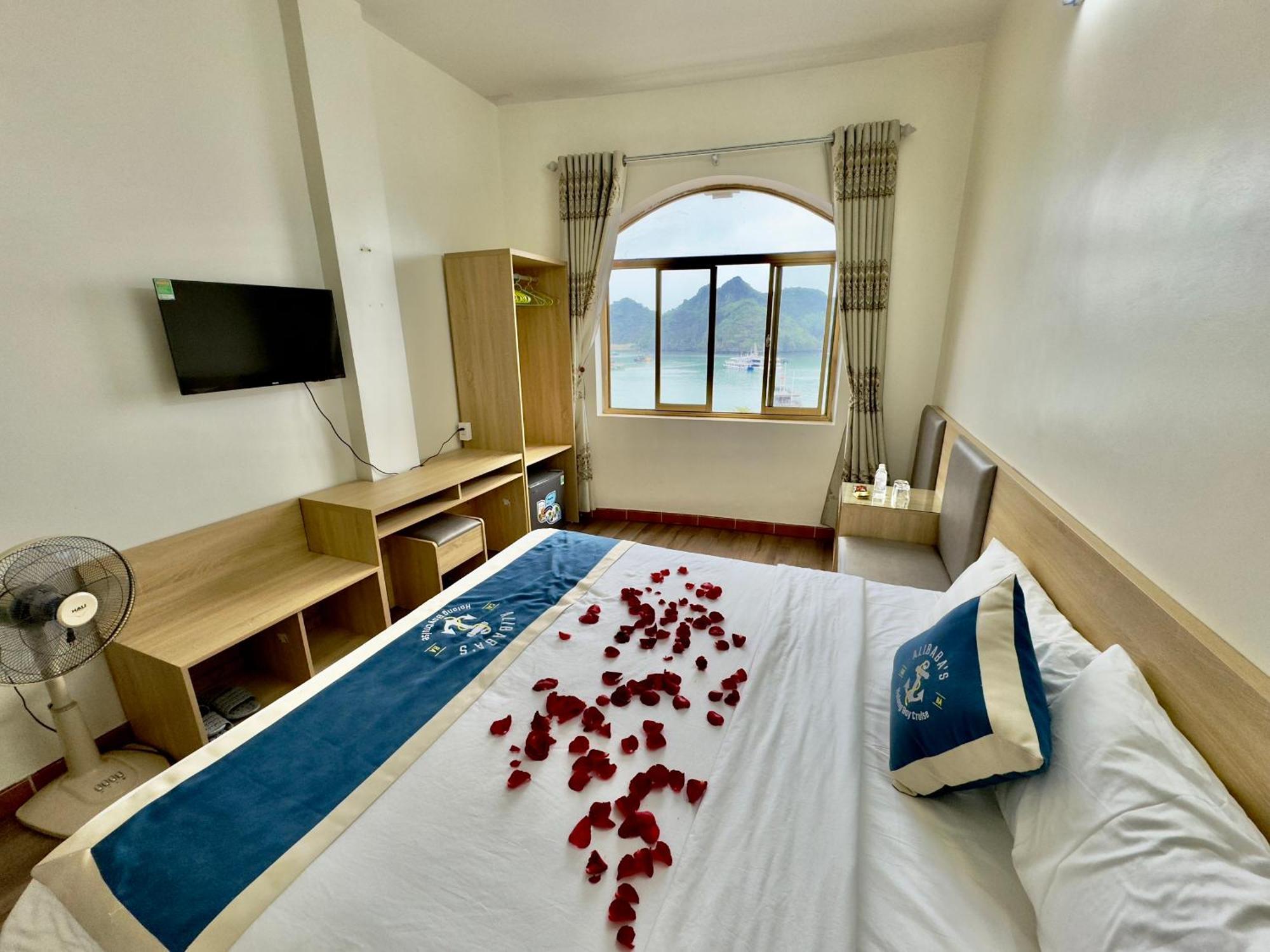 Cat Ba Plaza Hotel Dong Khe Sau Luaran gambar