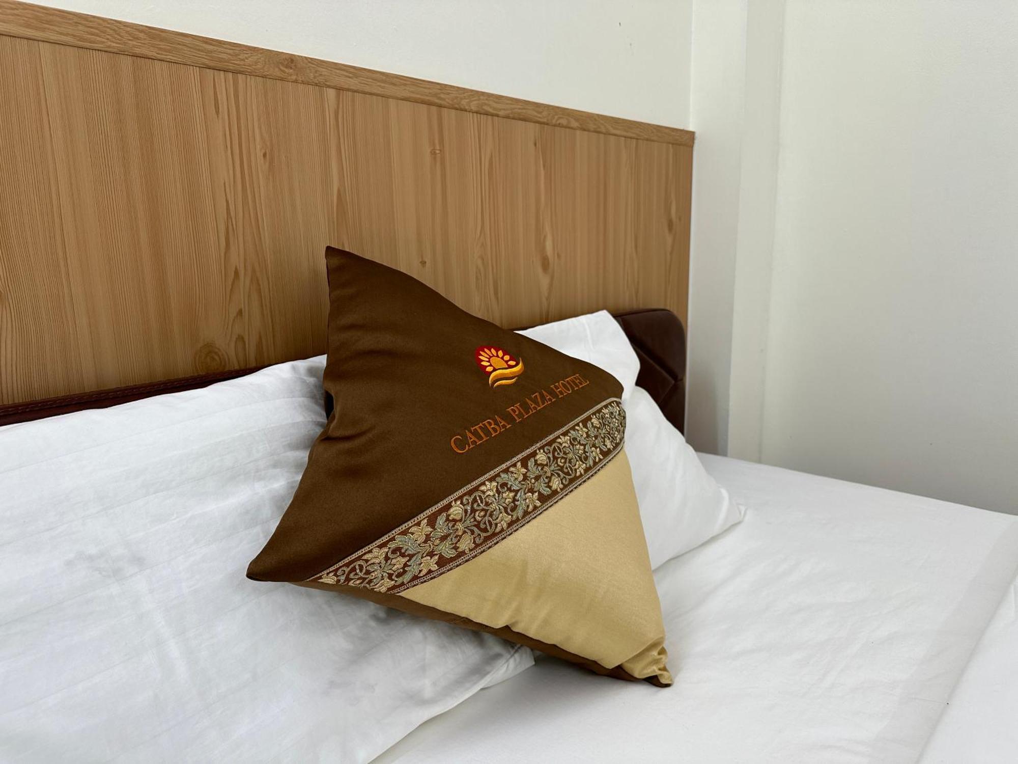 Cat Ba Plaza Hotel Dong Khe Sau Luaran gambar